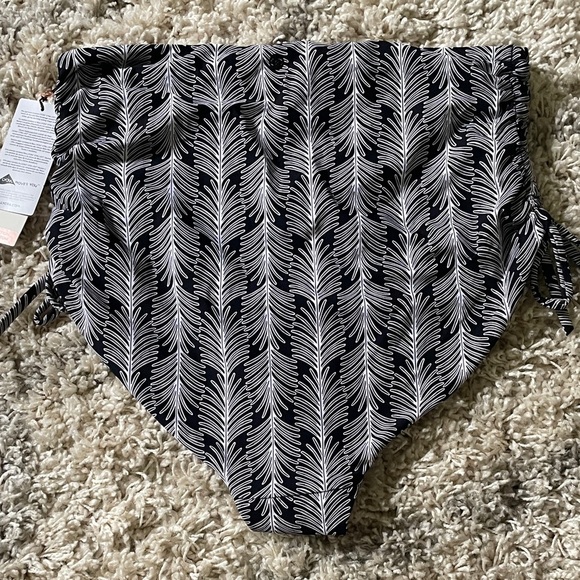 NWT CALIA by Carrie Underwood Feather Pattern Bikini Bottom size Large - Picture 5 of 5